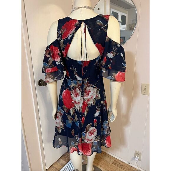 NWOT Soieblu Flirty Blue Floral Cold Shoulder Backless Short Flowy Party Frock M - Picture 6 of 9